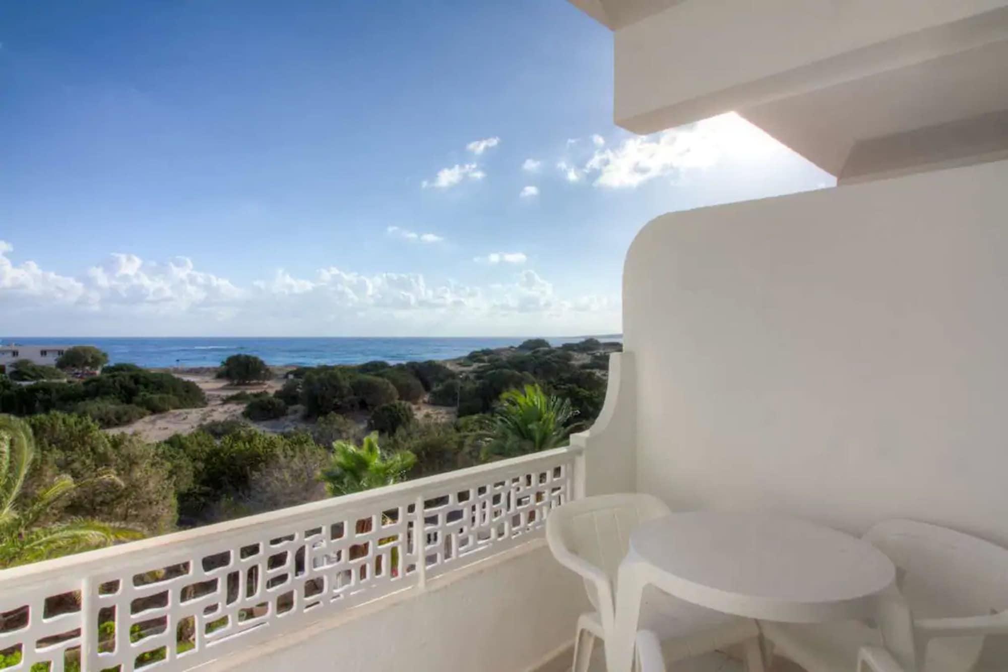 Hotel Lago Playa I Es Pujols Bagian luar foto