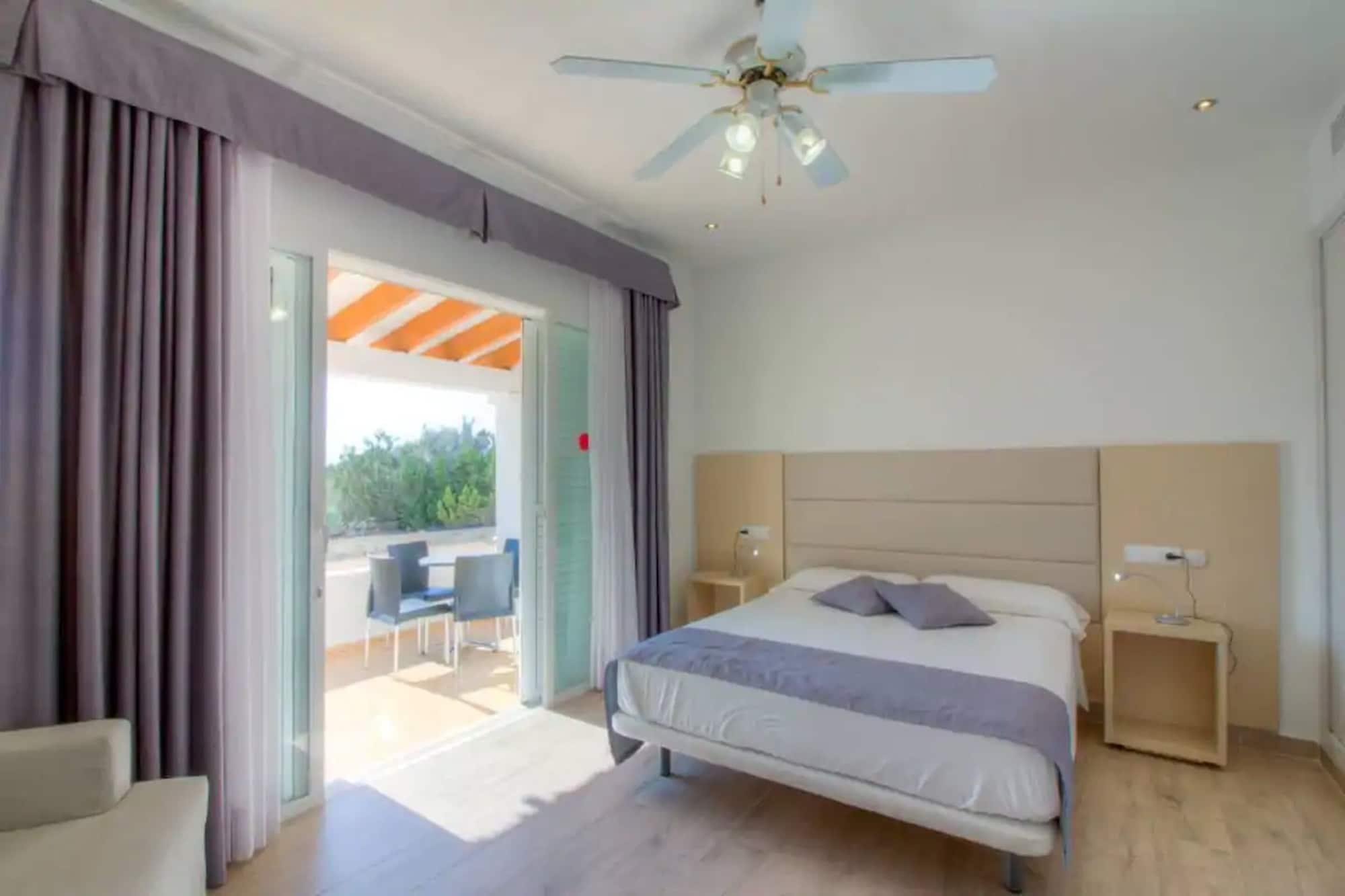 Hotel Lago Playa I Es Pujols Bagian luar foto