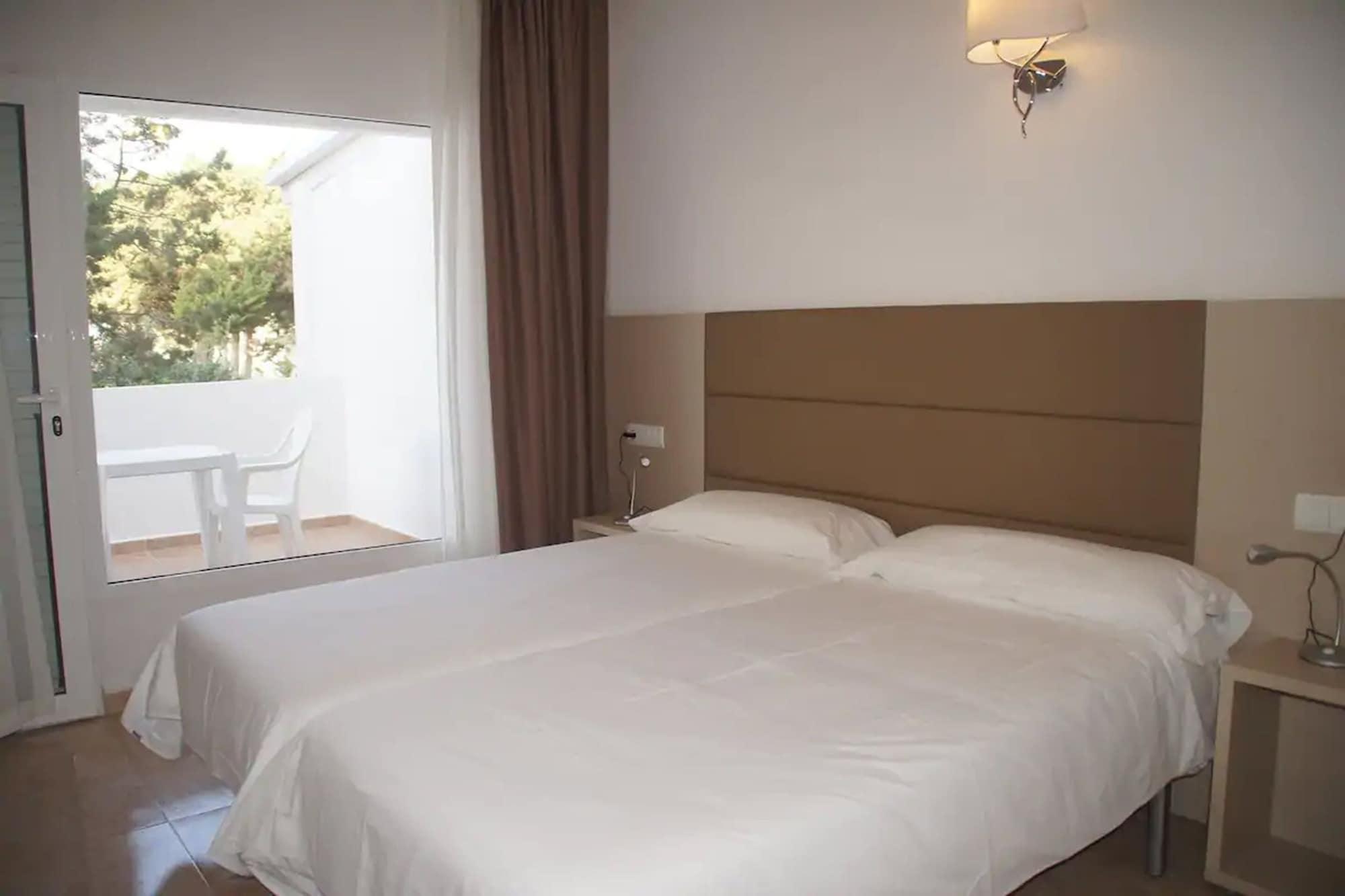 Hotel Lago Playa I Es Pujols Bagian luar foto