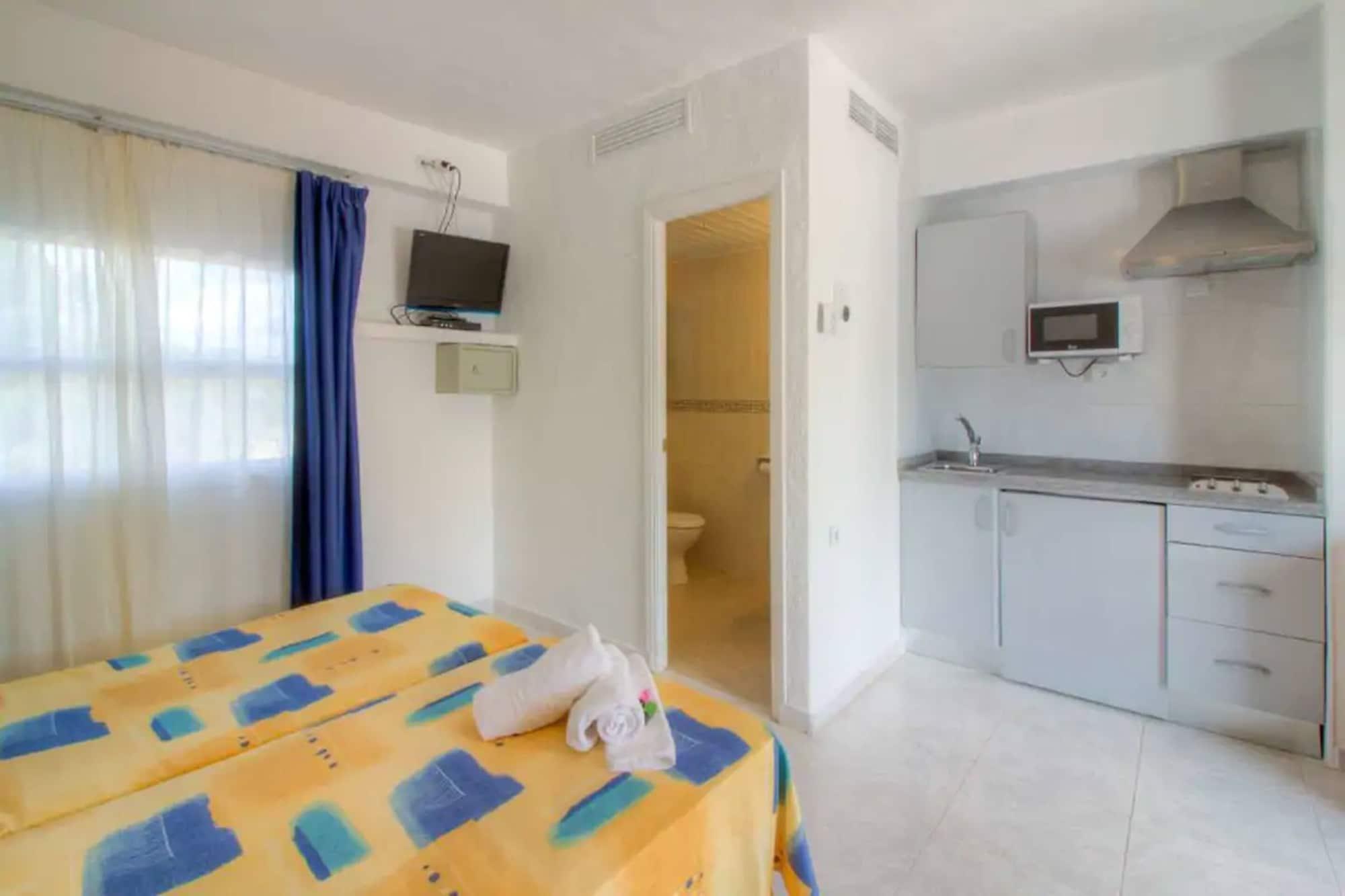 Hotel Lago Playa I Es Pujols Bagian luar foto