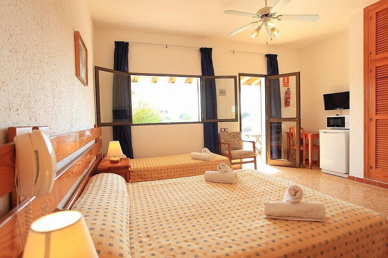 Hotel Lago Playa I Es Pujols Bagian luar foto